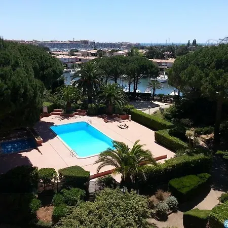 Duplex Meuble Avec Terrasse Dans Avec Piscine 公寓 *